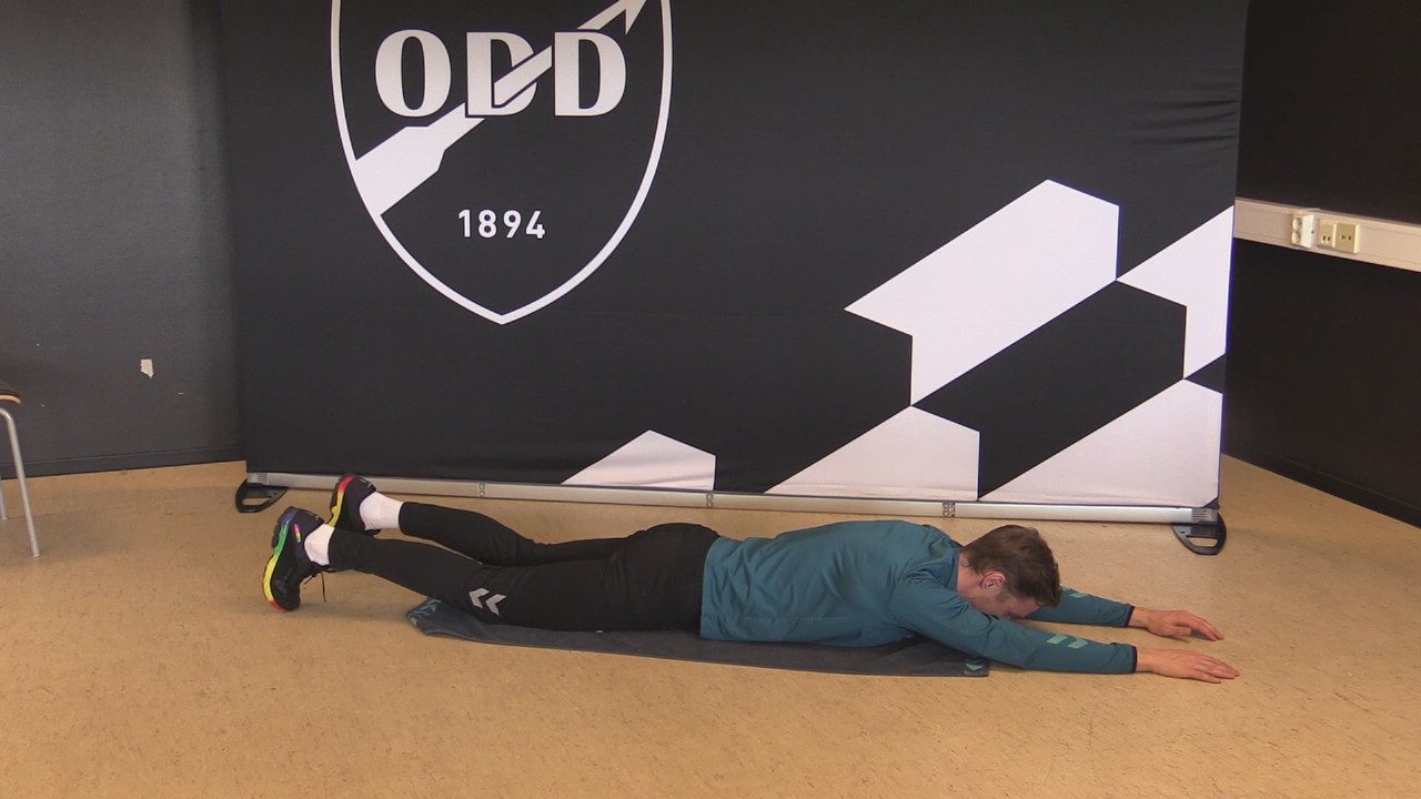 Liggende supermann motsatt ben og arm L 2.MP4